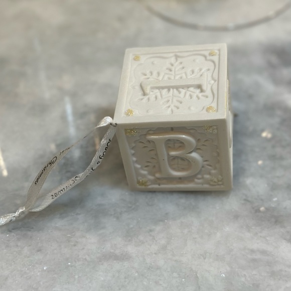 Hallmark Keepsake Baby’s Forst Christmas 2015 - Picture 8 of 11